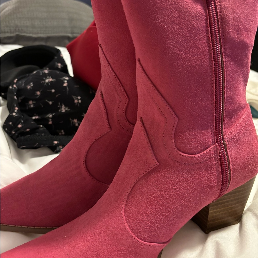 Coconuts by Matisse hot pink booties